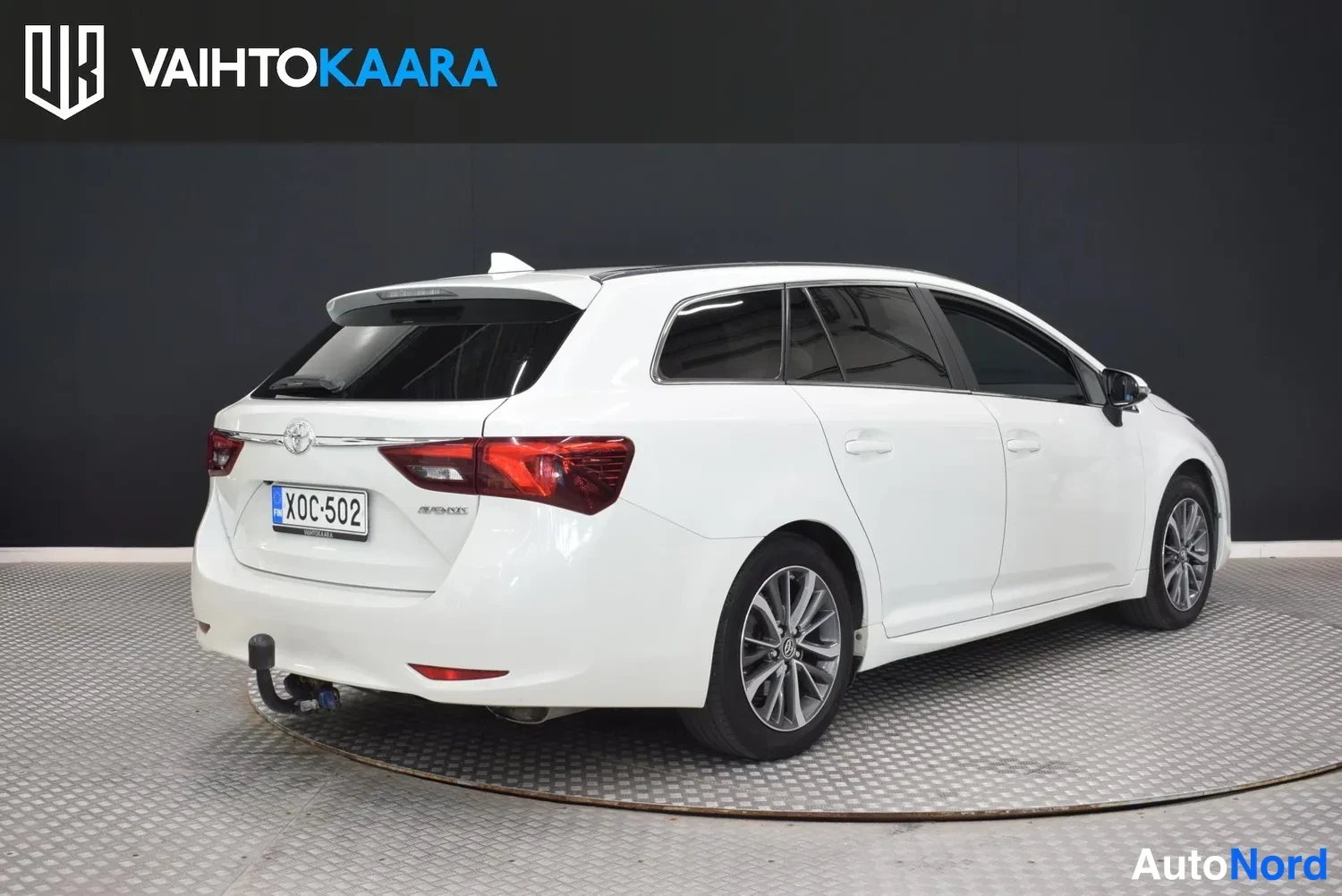 Valkoinen Toyota Avensis 2017, ulkokuva 4 – Raisio