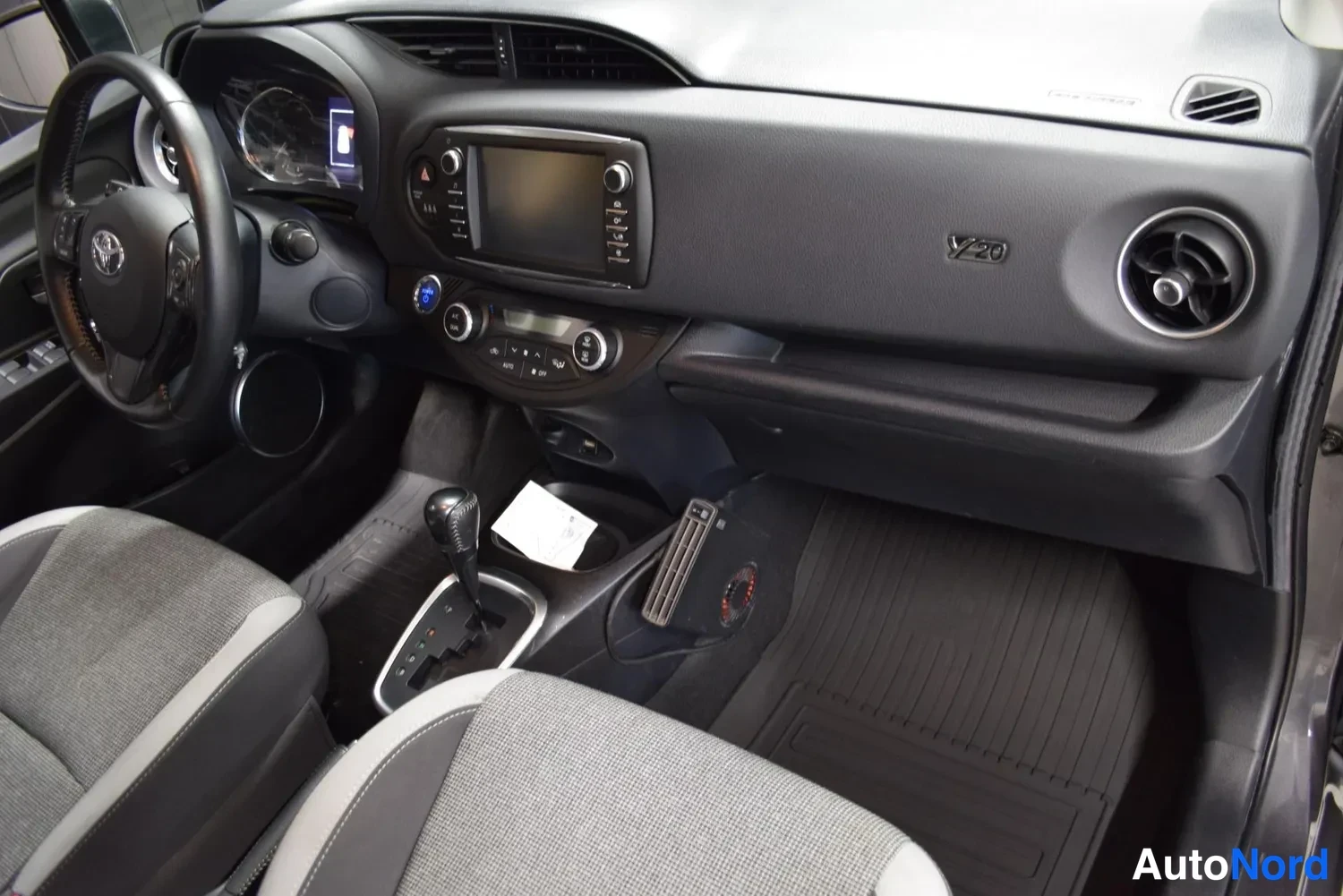 Harmaa Toyota Yaris 2020, ulkokuva 13 – Raisio