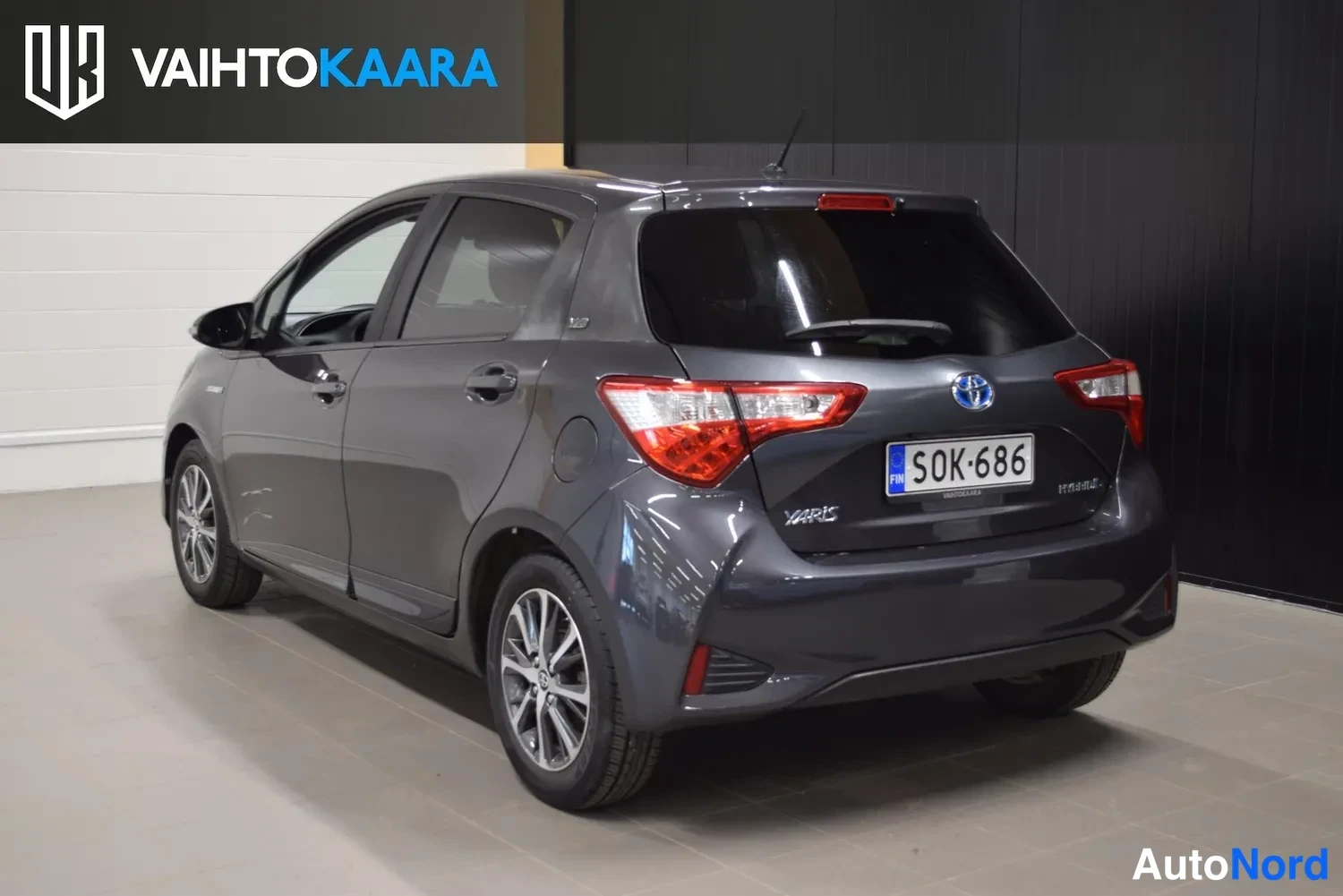 Harmaa Toyota Yaris 2020, ulkokuva 3 – Raisio