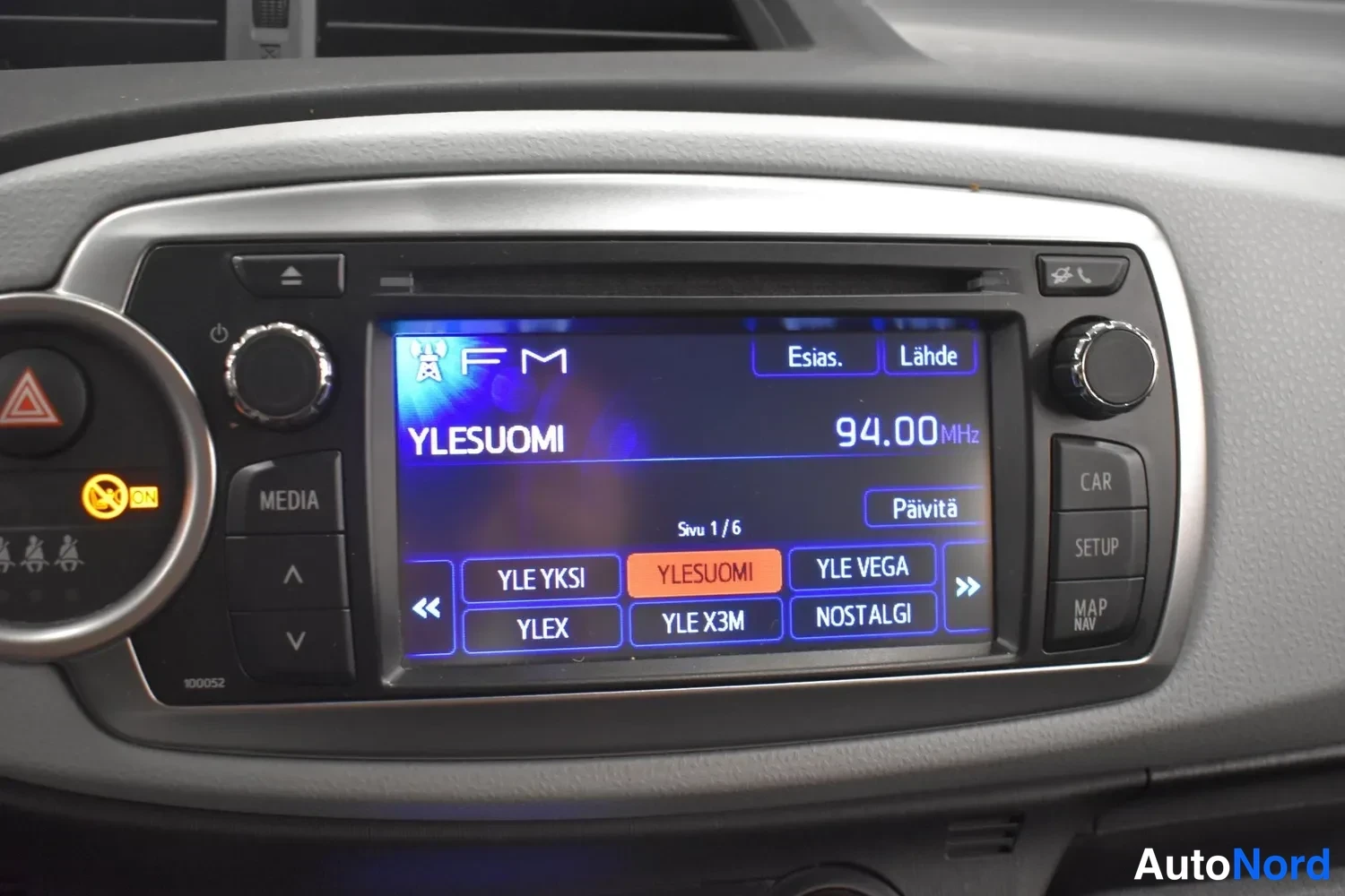 Valkoinen Toyota Yaris Hybrid 2013, ulkokuva 17 – Raisio
