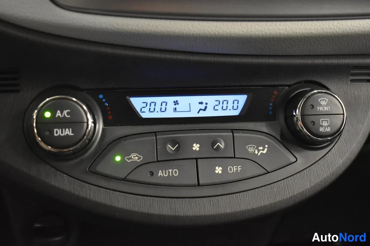 Valkoinen Toyota Yaris Hybrid 2013, ulkokuva 19 – Raisio