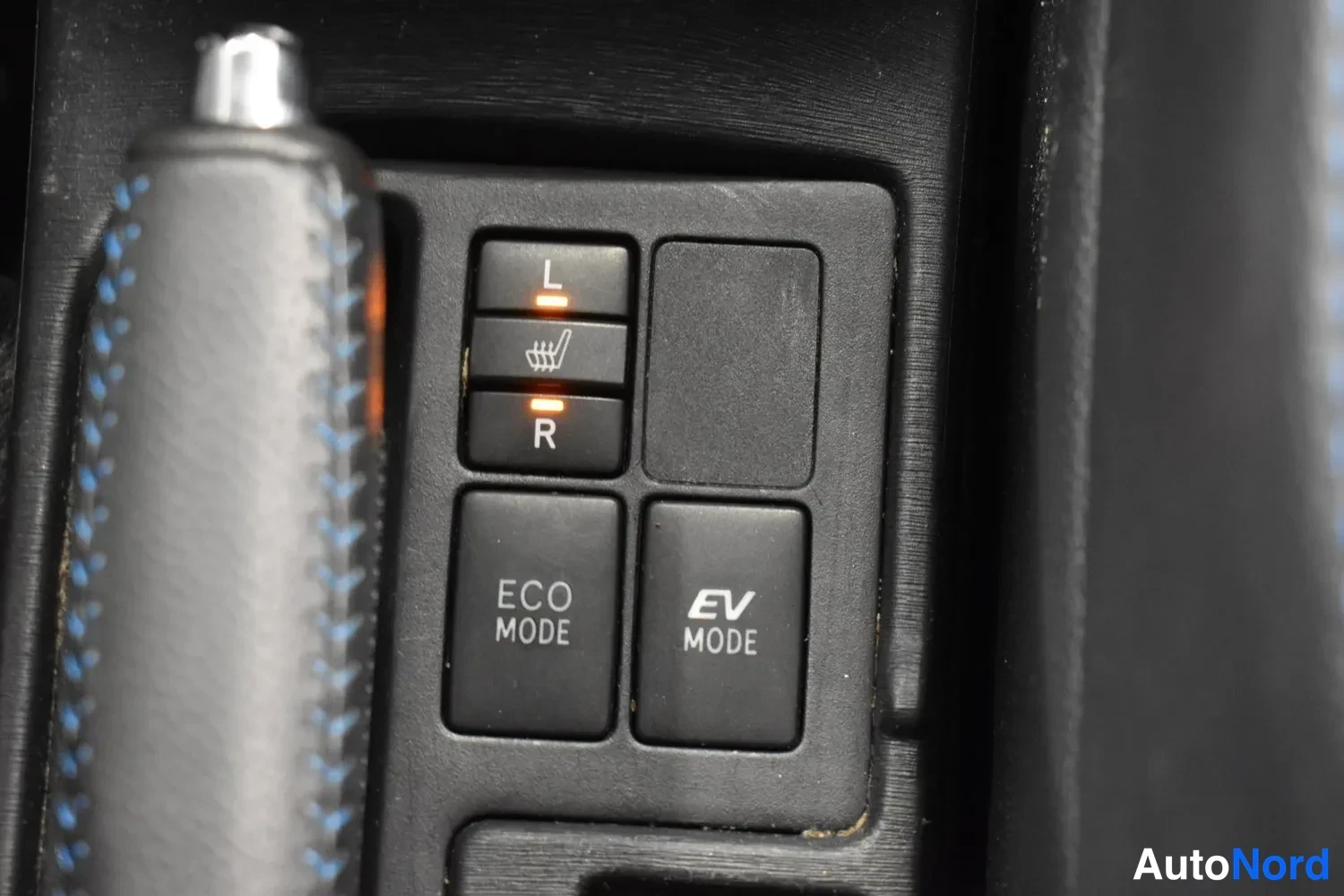 Valkoinen Toyota Yaris Hybrid 2013, ulkokuva 24 – Raisio
