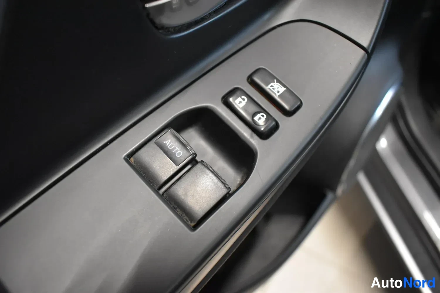 Harmaa Toyota Yaris 2015, ulkokuva 12 – Raisio