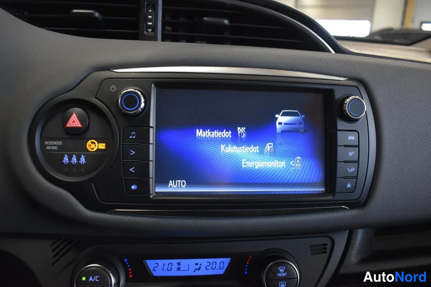 Harmaa Toyota Yaris 2015, ulkokuva 19 – Raisio