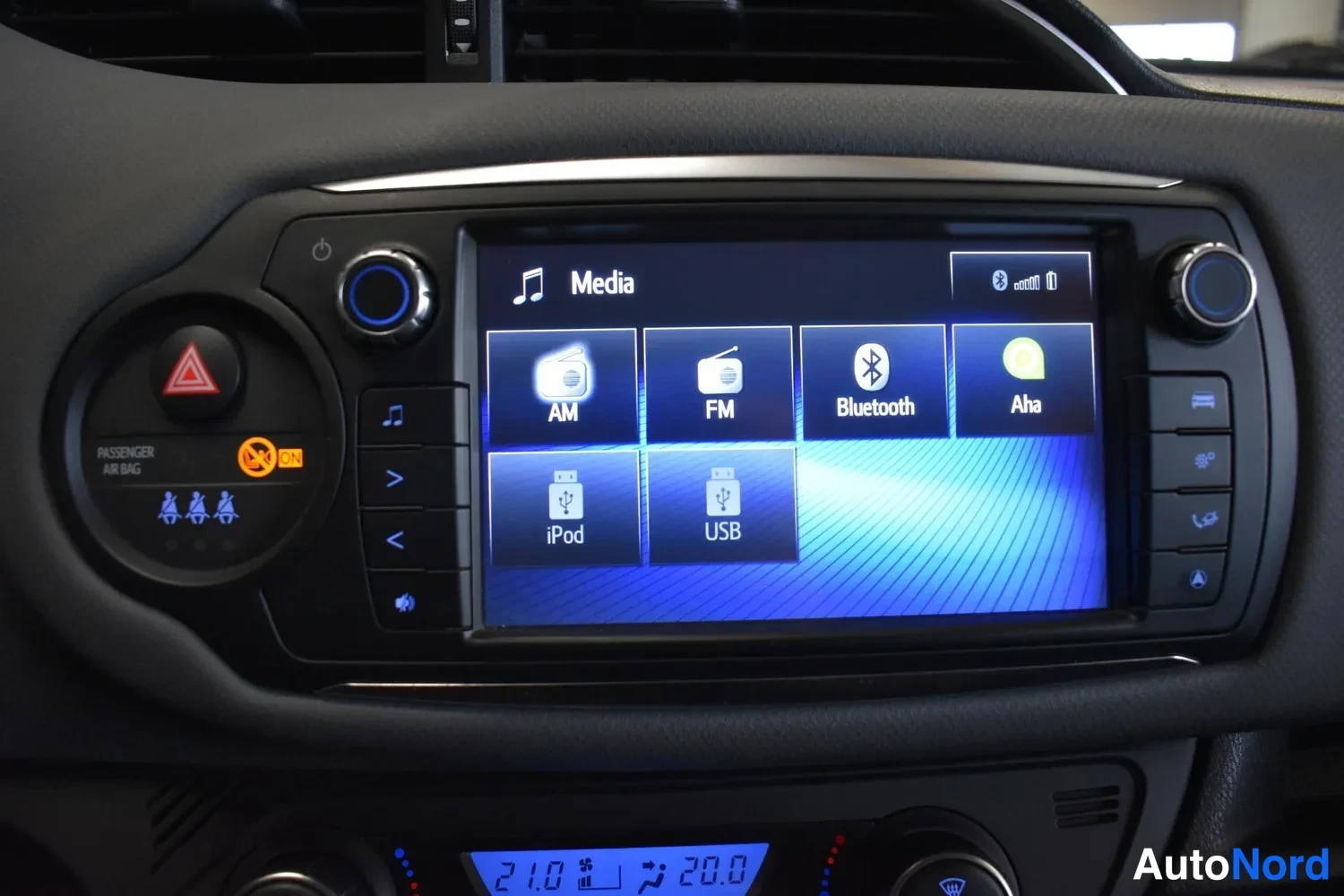Harmaa Toyota Yaris 2015, ulkokuva 22 – Raisio