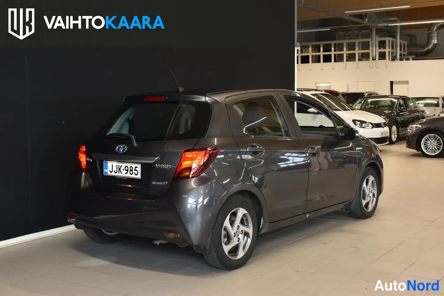 Harmaa Toyota Yaris 2015, ulkokuva 5 – Raisio