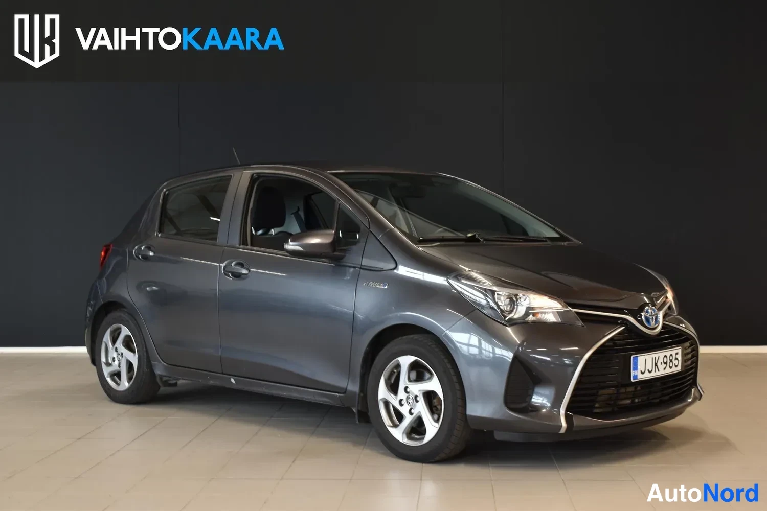 Harmaa Toyota Yaris 2015, ulkokuva 6 – Raisio