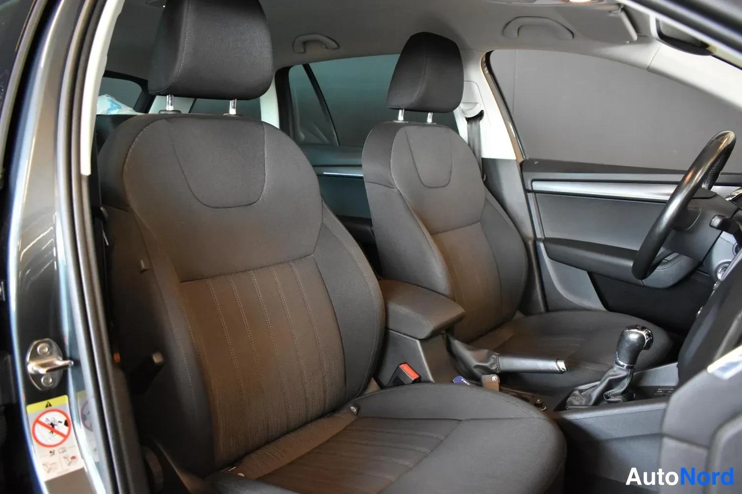 Harmaa Skoda Octavia 2020, ulkokuva 11 – Raisio