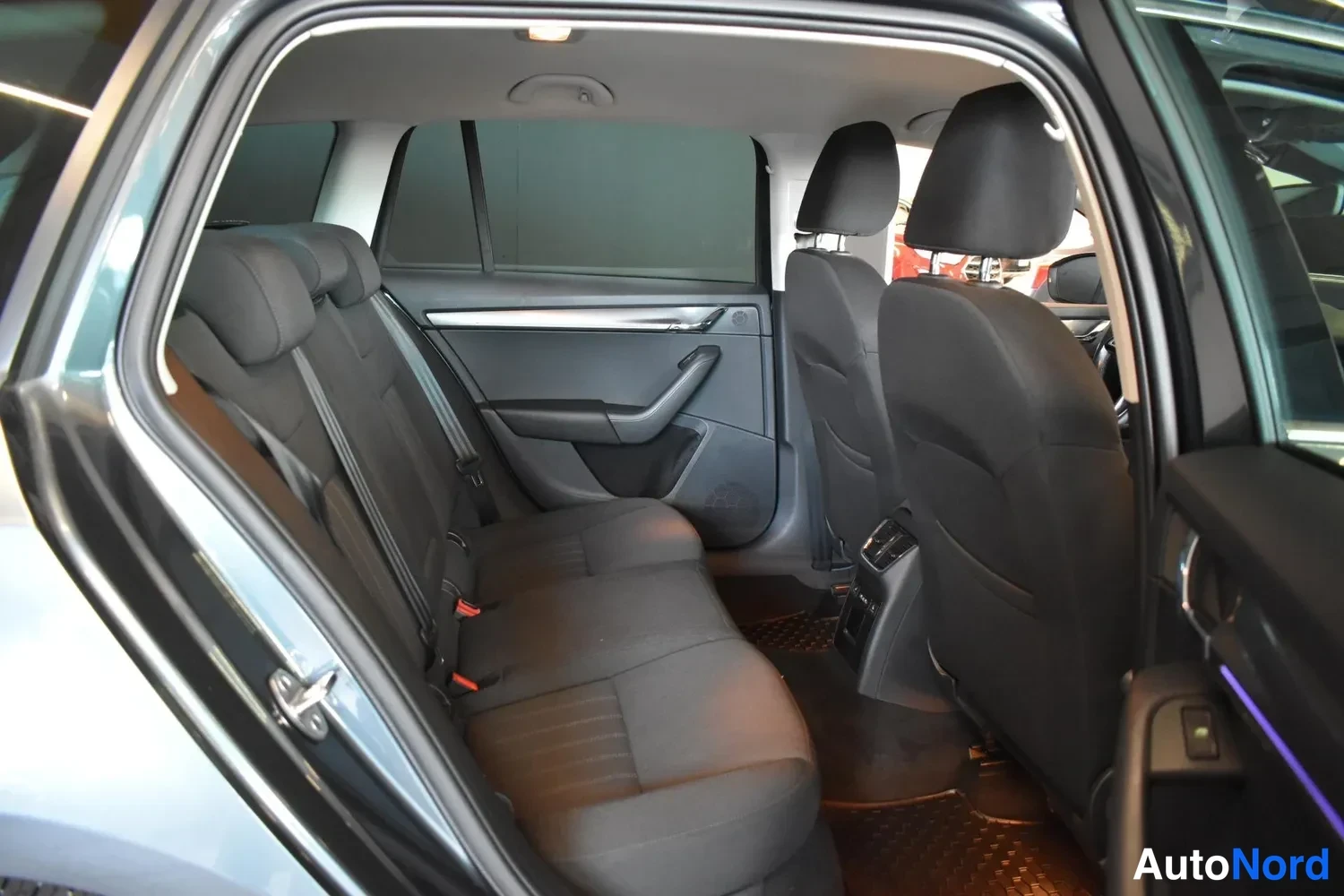 Harmaa Skoda Octavia 2020, ulkokuva 12 – Raisio