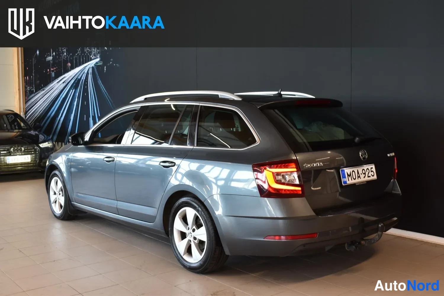 Harmaa Skoda Octavia 2020, ulkokuva 3 – Raisio