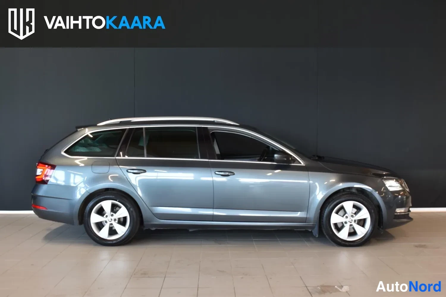 Harmaa Skoda Octavia 2020, ulkokuva 4 – Raisio