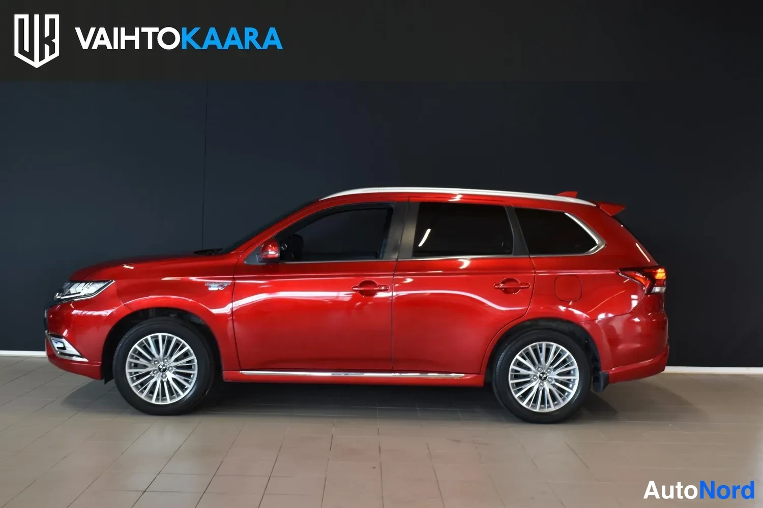 Punainen Mitsubishi Outlander PHEV 2020, ulkokuva 2 – Raisio