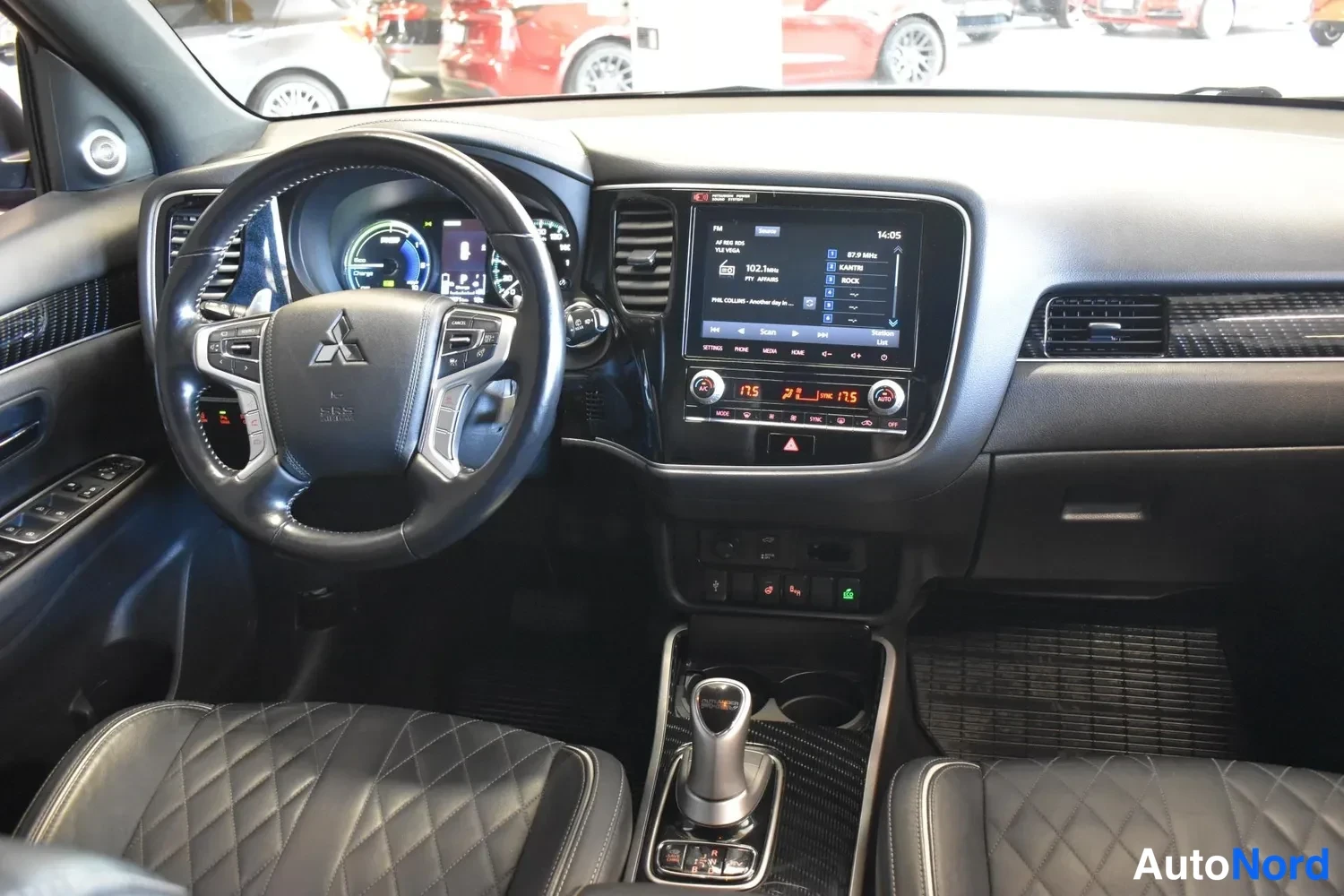 Punainen Mitsubishi Outlander PHEV 2020, ulkokuva 14 – Raisio