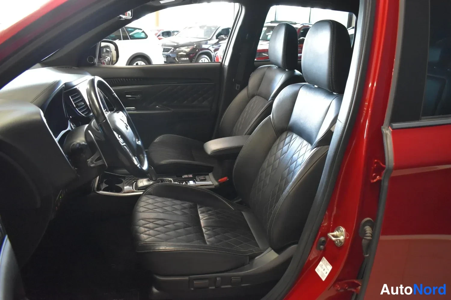 Punainen Mitsubishi Outlander PHEV 2020, ulkokuva 9 – Raisio