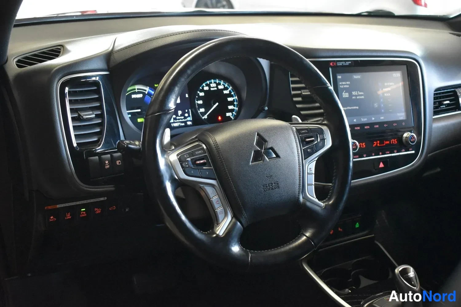 Punainen Mitsubishi Outlander PHEV 2020, ulkokuva 10 – Raisio