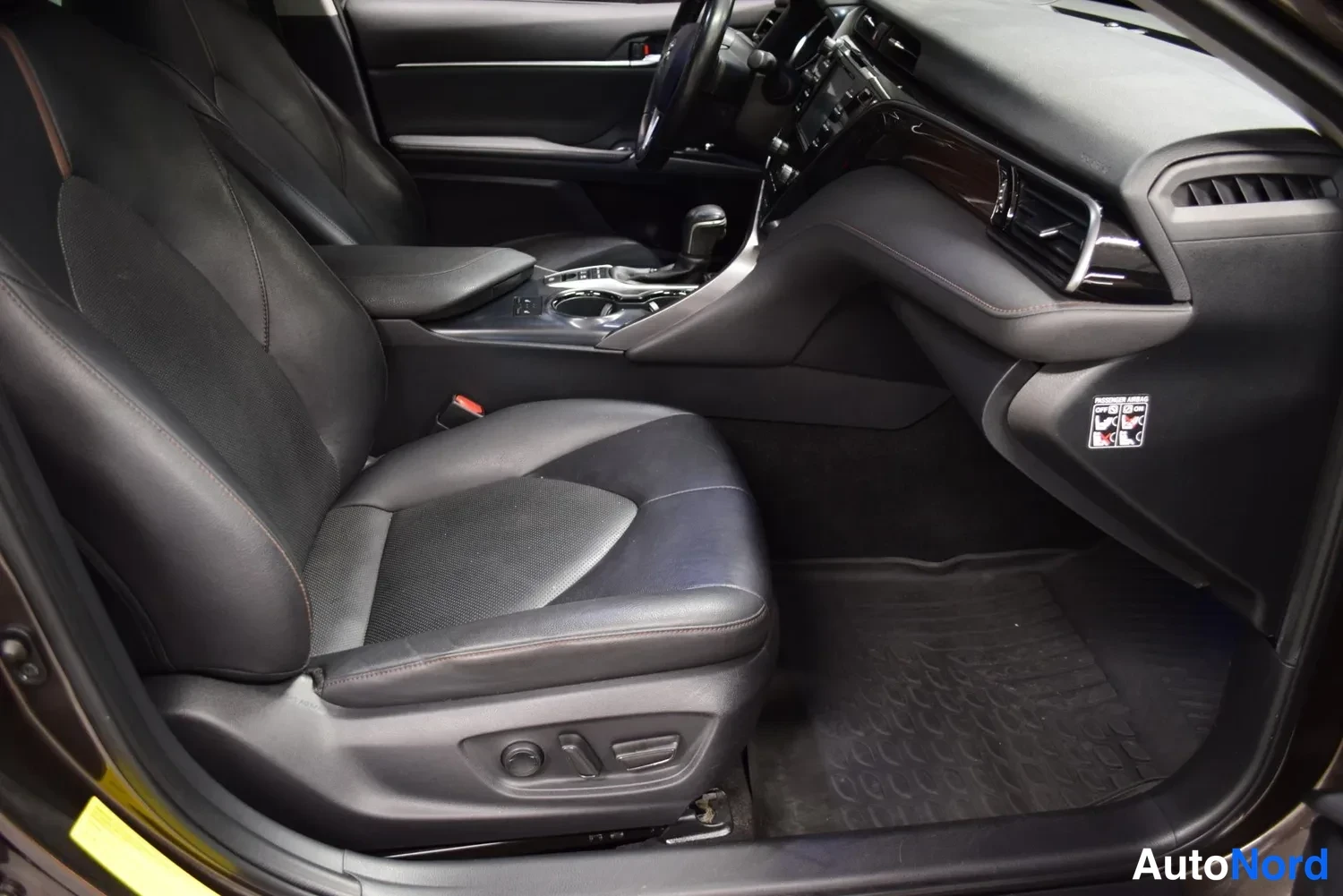 Ruskea Toyota Camry 2019, ulkokuva 11 – Raisio
