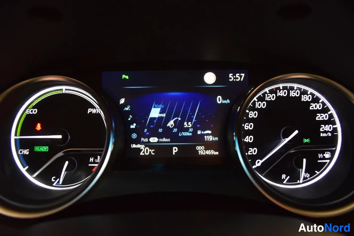 Ruskea Toyota Camry 2019, ulkokuva 15 – Raisio