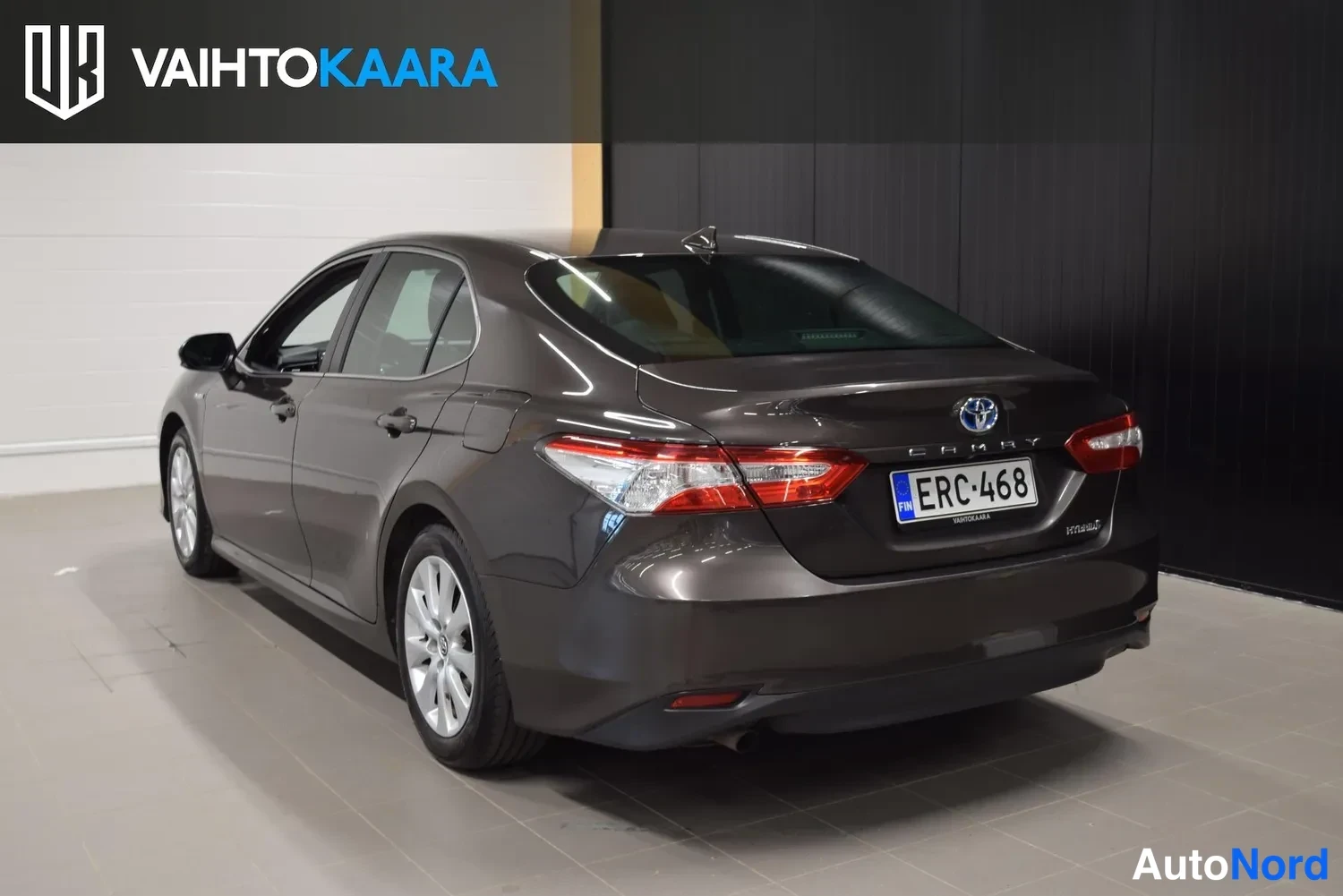 Ruskea Toyota Camry 2019, ulkokuva 3 – Raisio