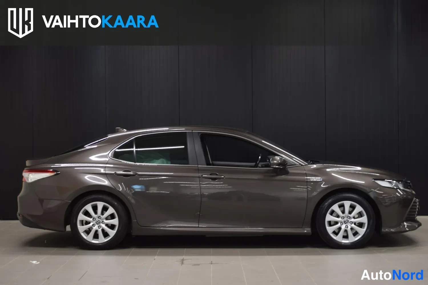 Ruskea Toyota Camry 2019, ulkokuva 5 – Raisio
