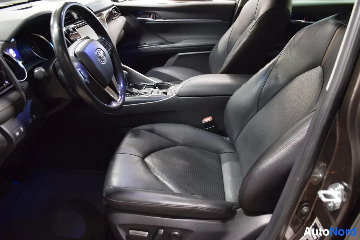 Ruskea Toyota Camry 2019, ulkokuva 8 – Raisio