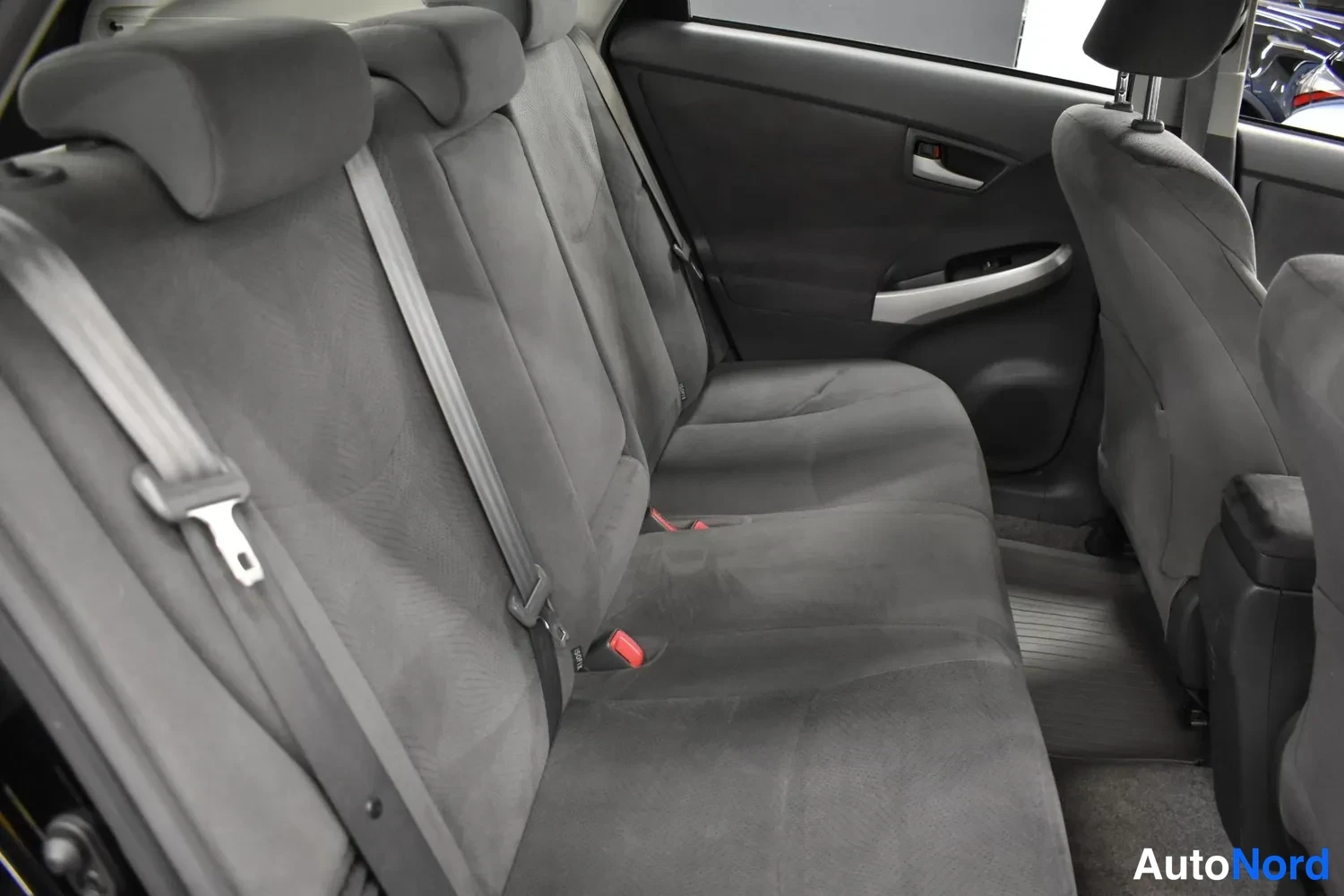 Musta Toyota Prius 2010, ulkokuva 12 – Raisio
