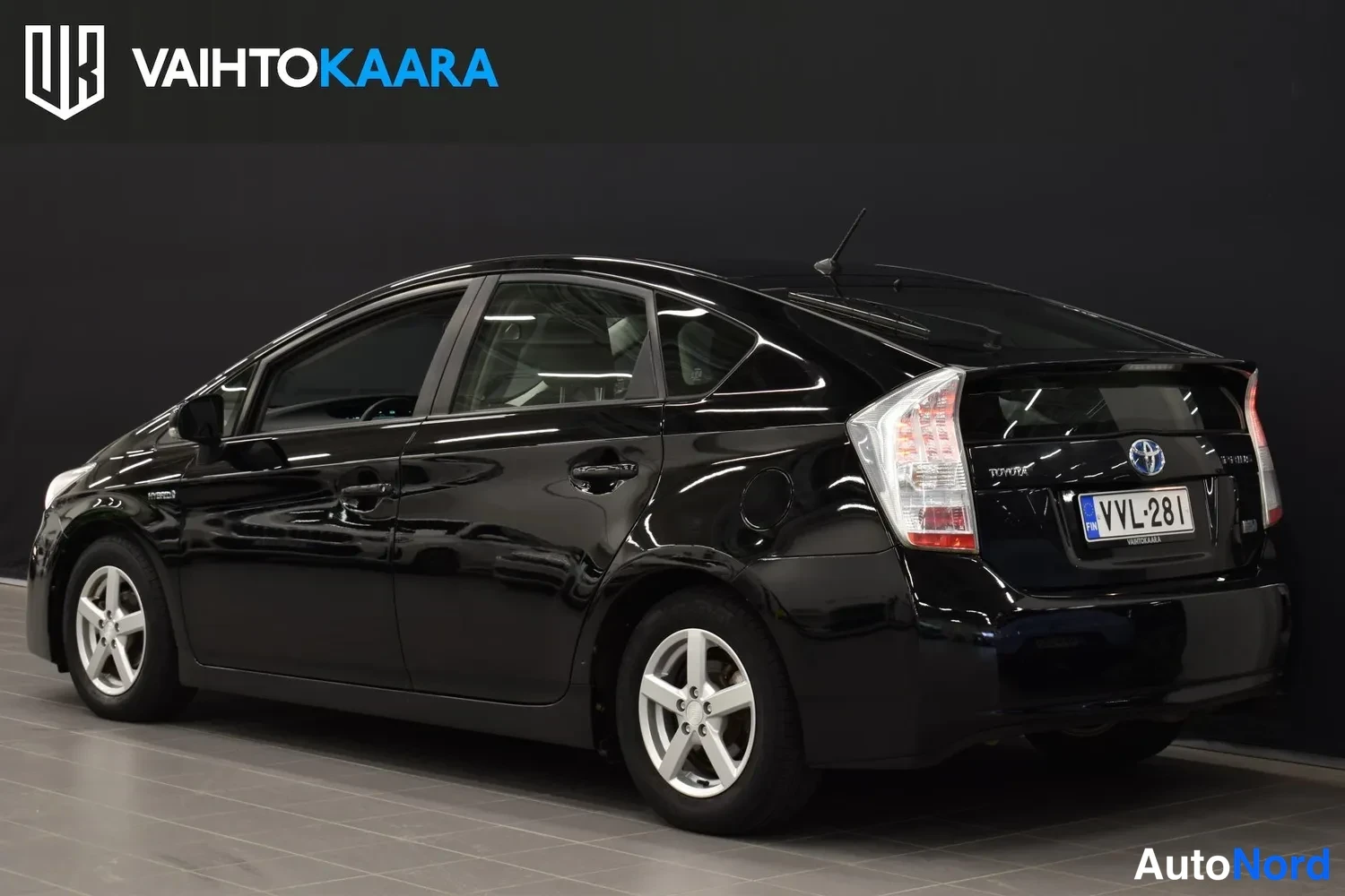 Musta Toyota Prius 2010, ulkokuva 3 – Raisio