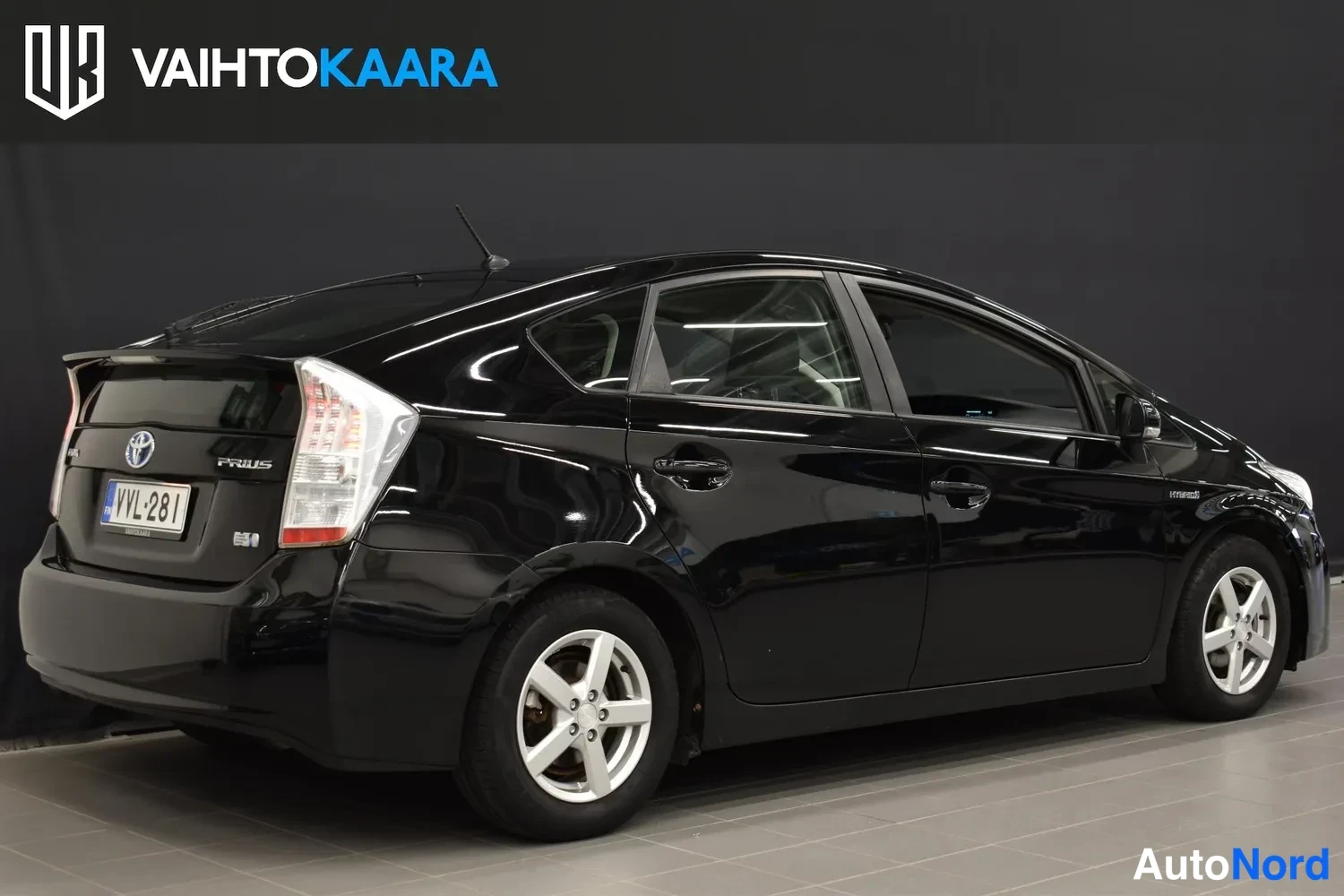 Musta Toyota Prius 2010, ulkokuva 4 – Raisio