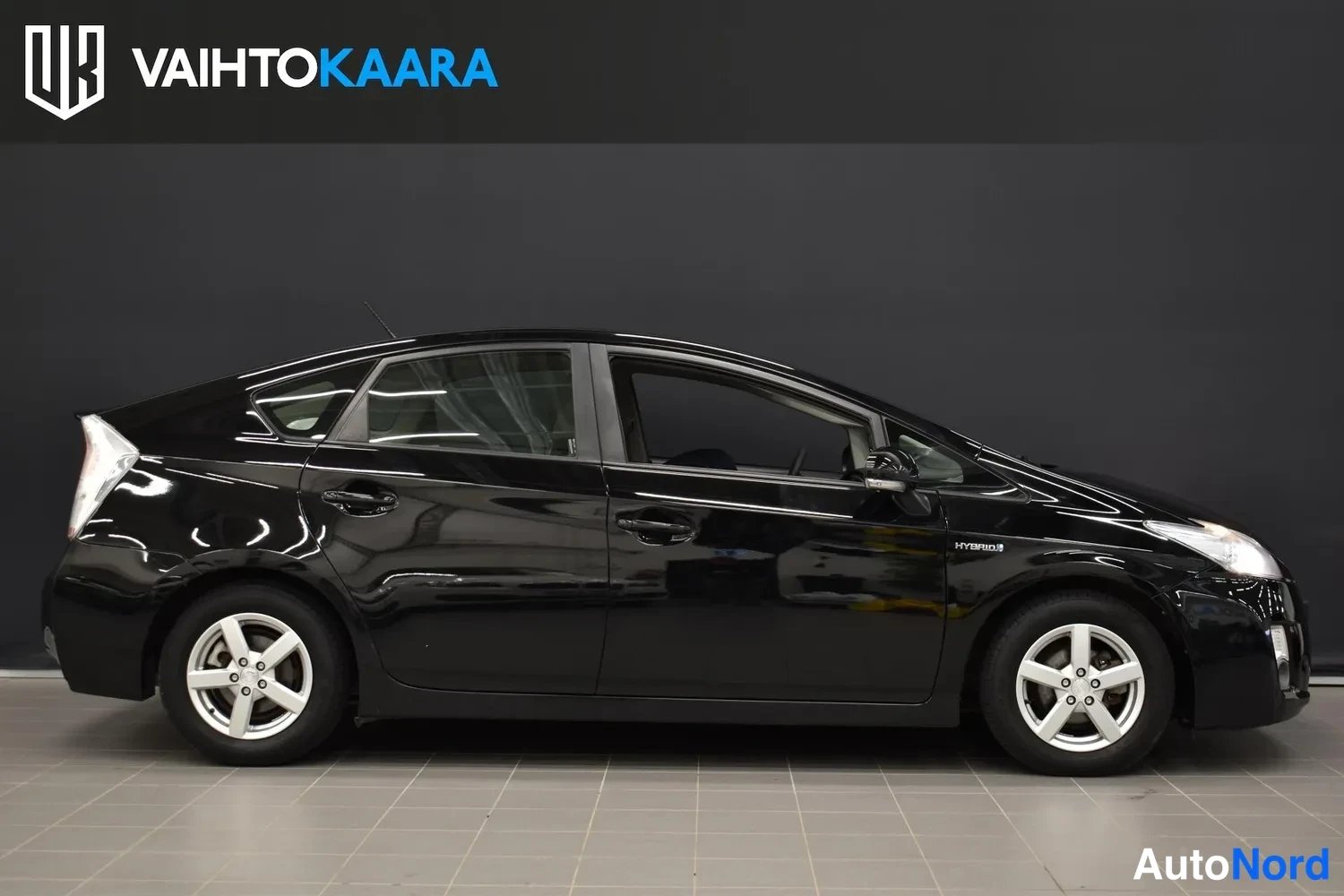 Musta Toyota Prius 2010, ulkokuva 5 – Raisio