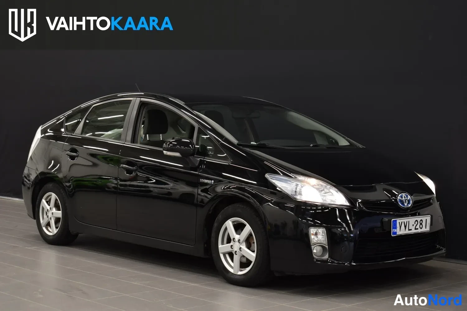 Musta Toyota Prius 2010, ulkokuva 6 – Raisio