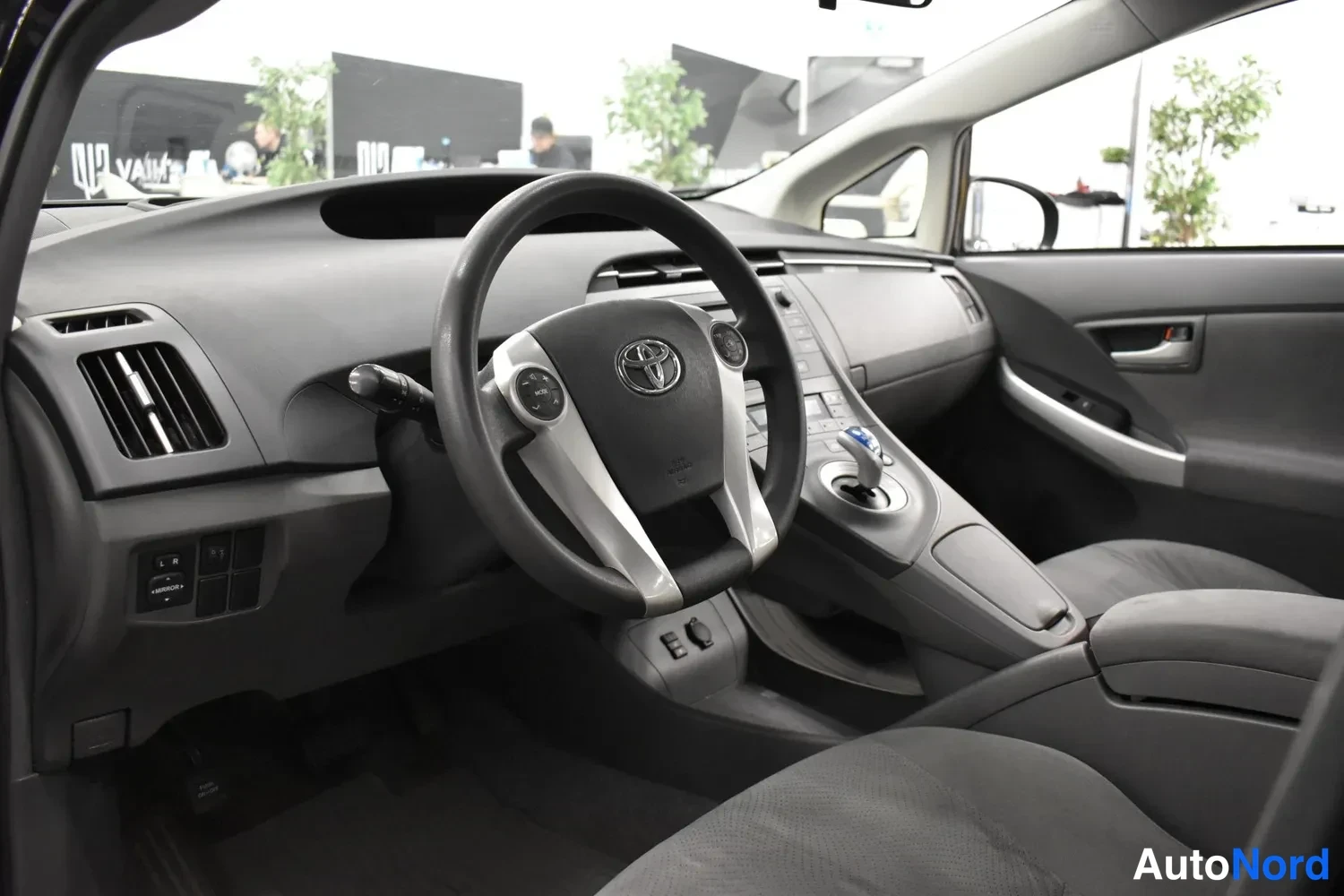 Musta Toyota Prius 2010, ulkokuva 8 – Raisio