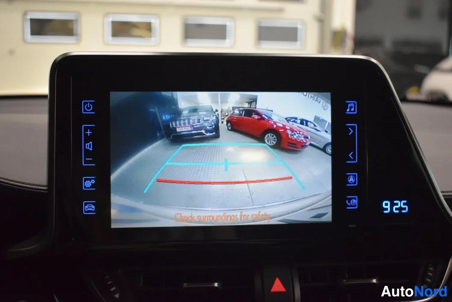 Valkoinen Toyota C-HR 2017, ulkokuva 18 – Raisio