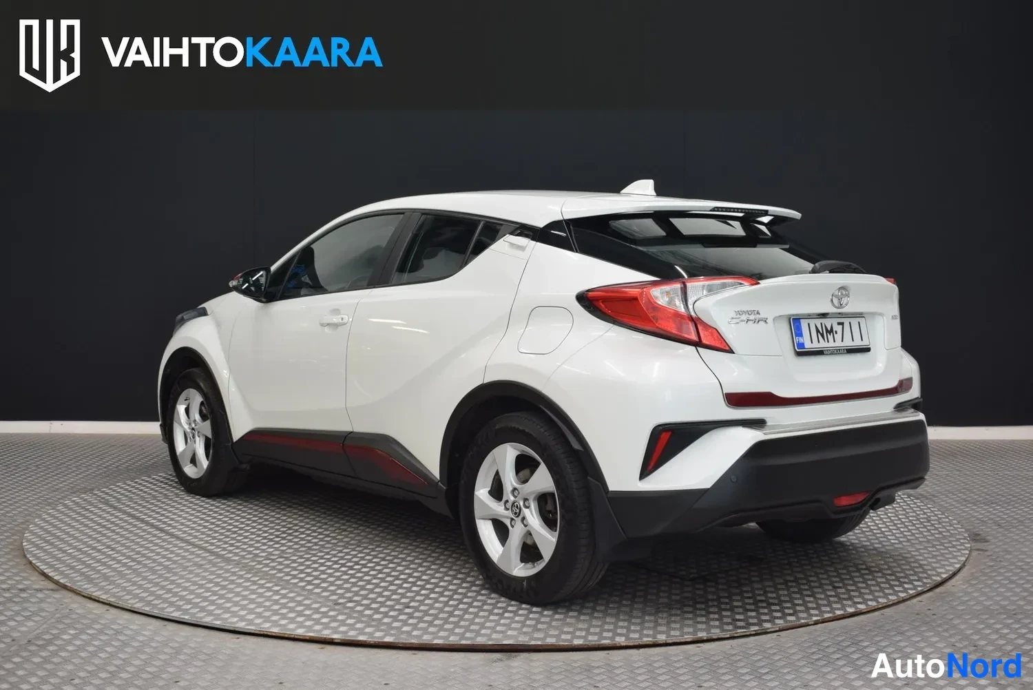 Valkoinen Toyota C-HR 2017, ulkokuva 3 – Raisio