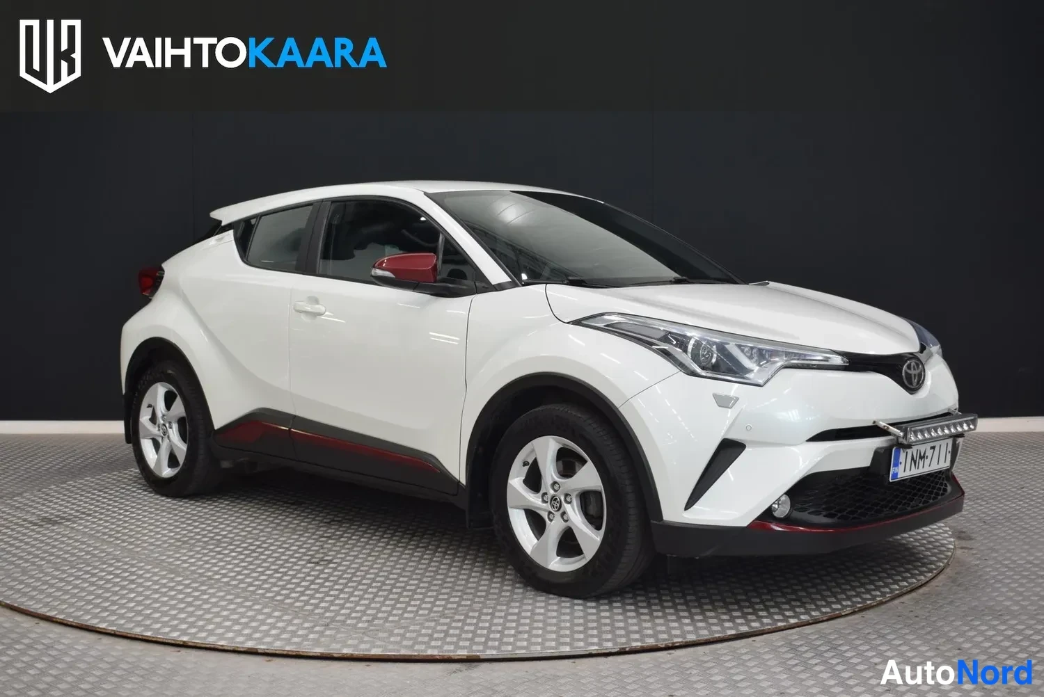 Valkoinen Toyota C-HR 2017, ulkokuva 6 – Raisio