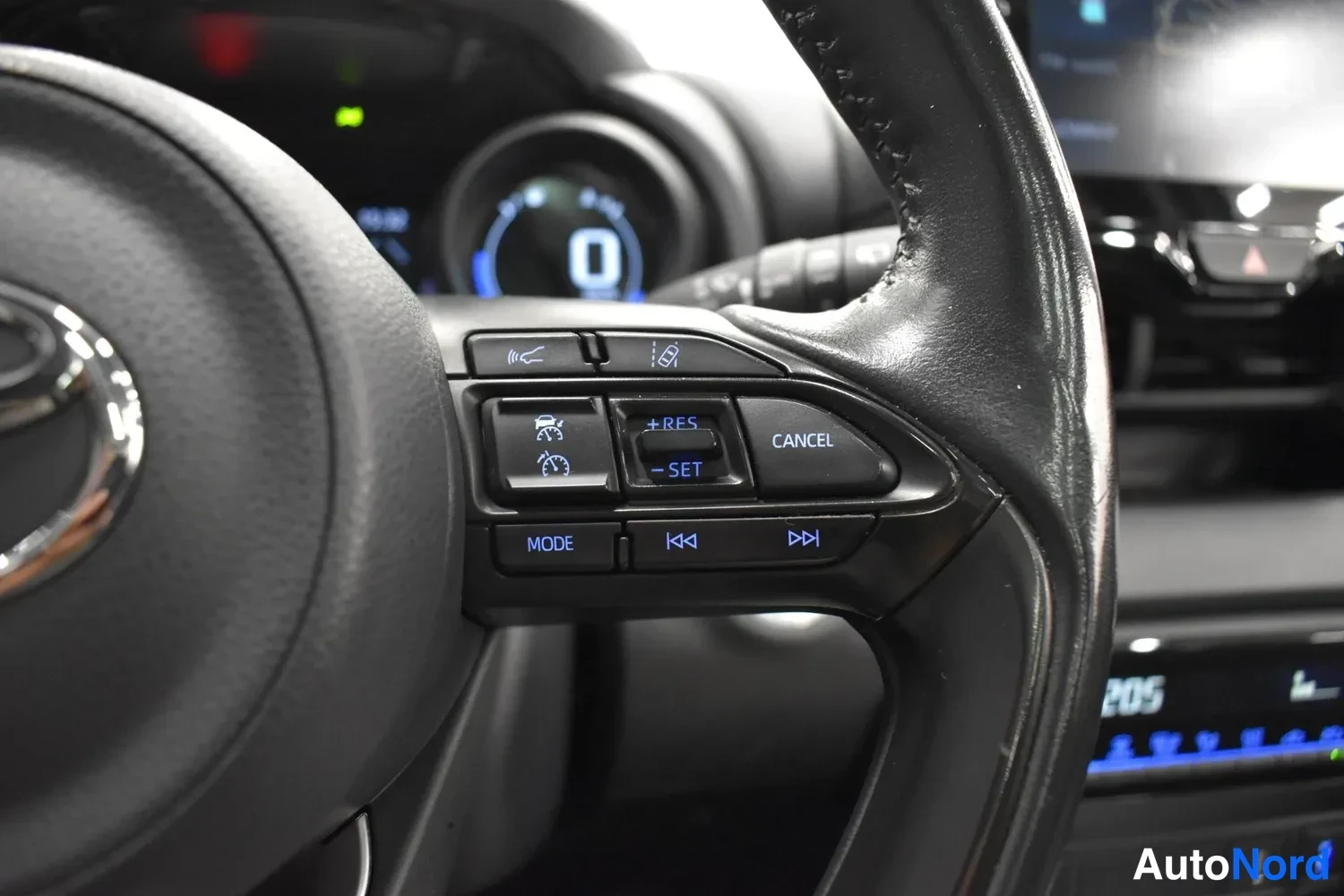 Valkoinen Toyota Yaris 2021, ulkokuva 14 – Raisio