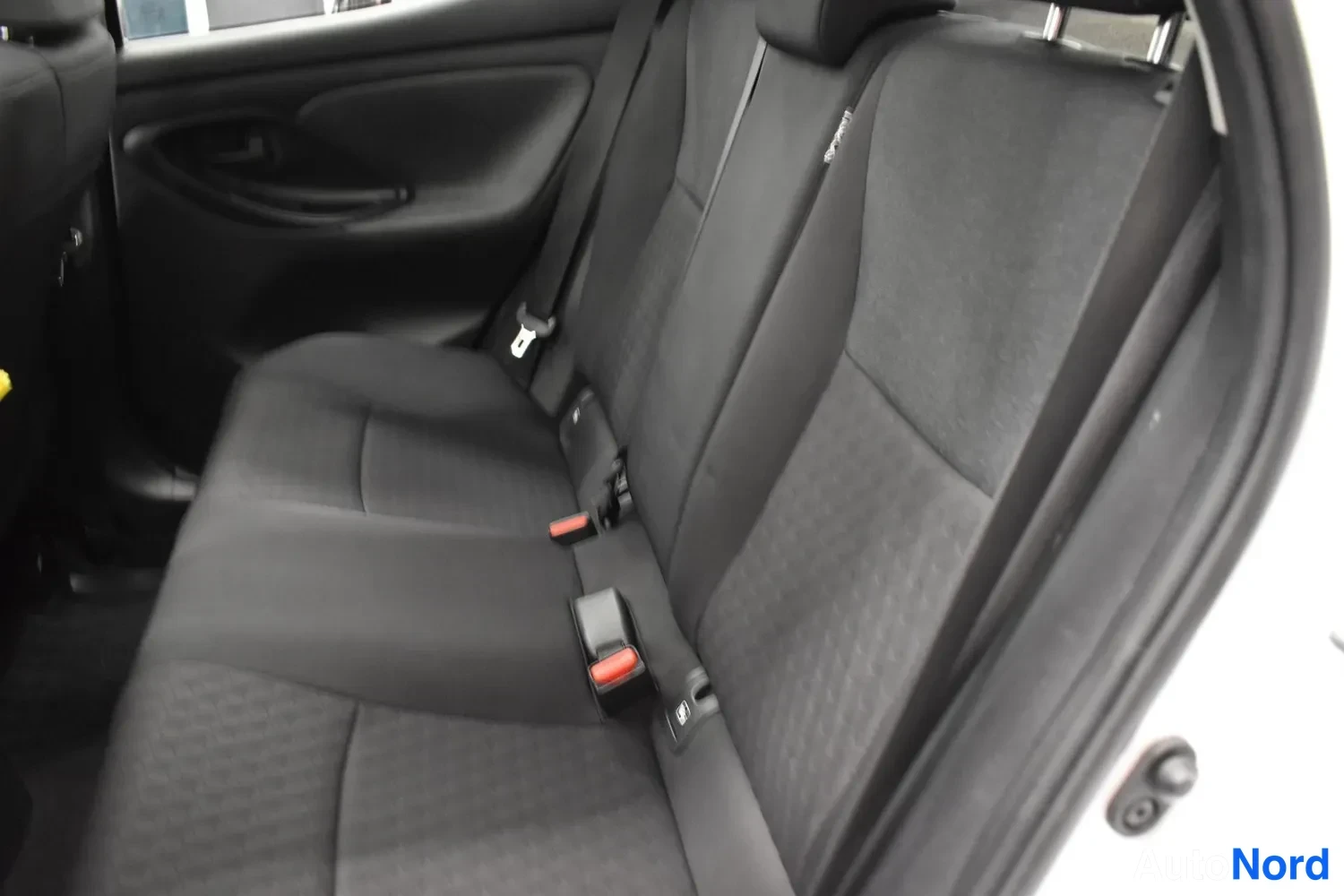 Valkoinen Toyota Yaris 2021, ulkokuva 32 – Raisio