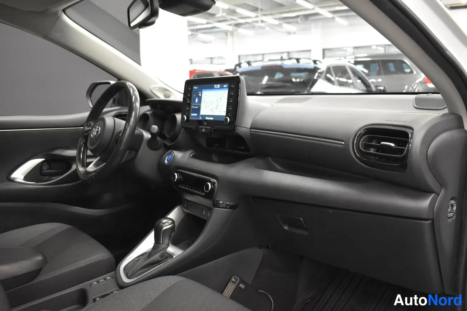 Valkoinen Toyota Yaris 2021, ulkokuva 10 – Raisio