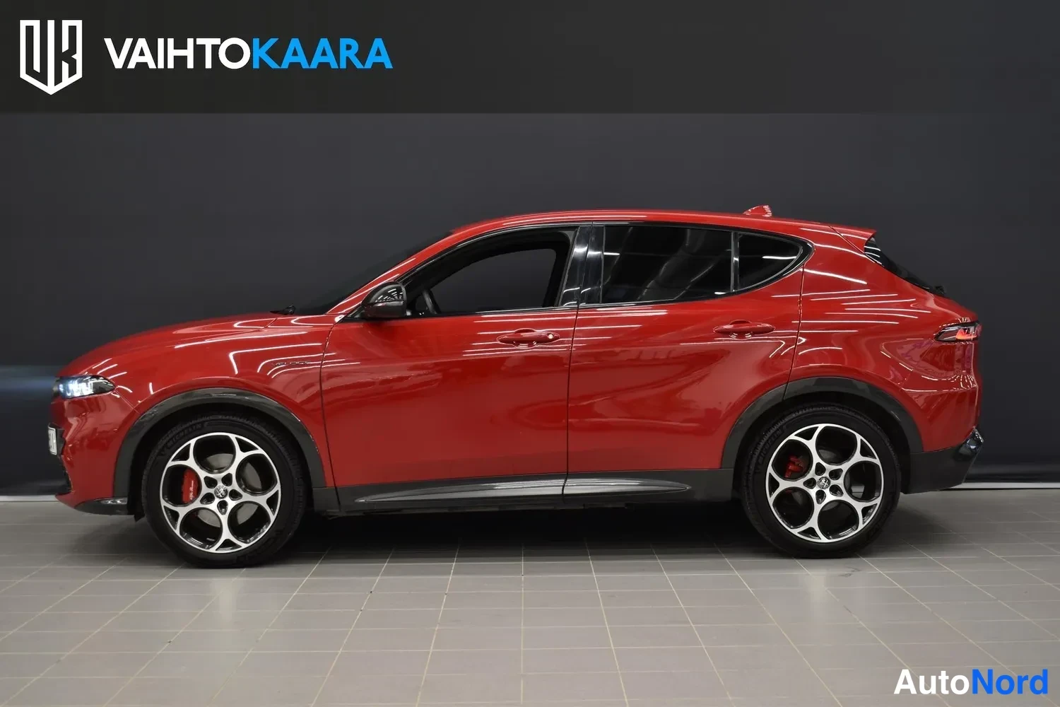 Punainen Alfa Romeo Tonale 2022, ulkokuva 2 – Raisio