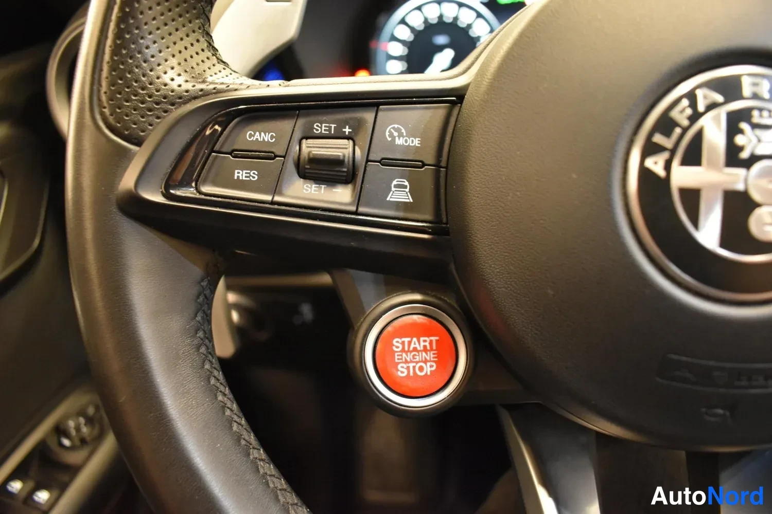 Punainen Alfa Romeo Tonale 2022, ulkokuva 14 – Raisio