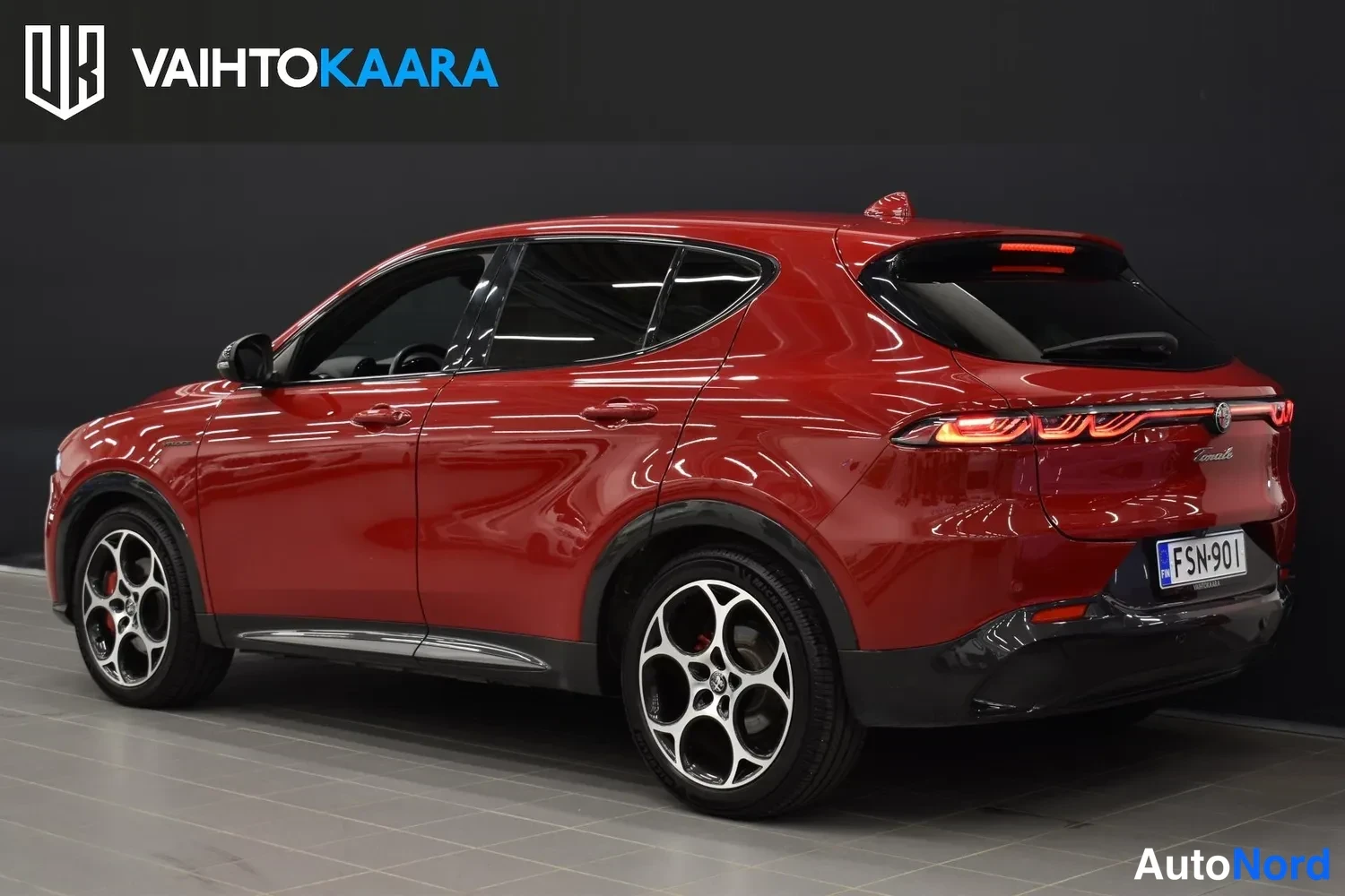 Punainen Alfa Romeo Tonale 2022, ulkokuva 3 – Raisio