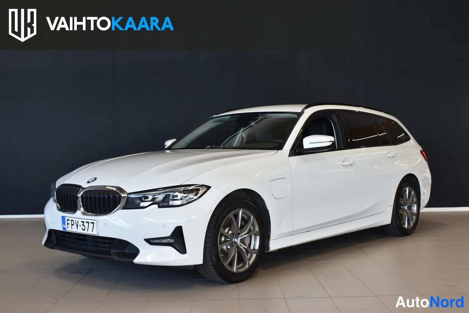 BMW 330e xDrive A Charged Edition 2021