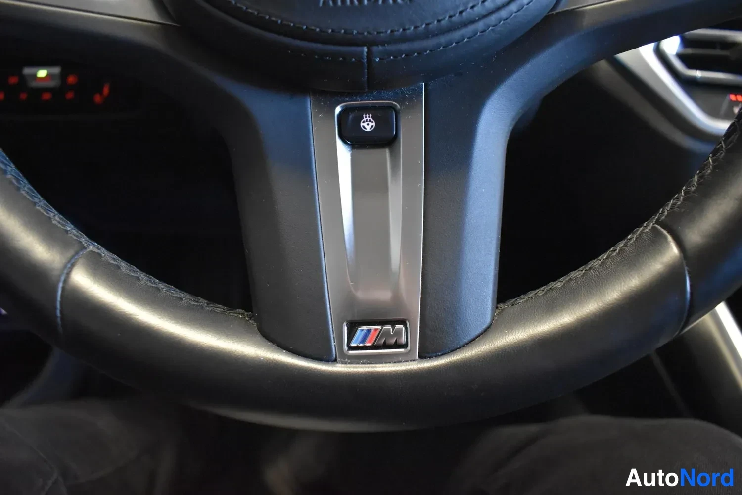 Valkoinen BMW 330e xDrive 2021, ulkokuva 15 – Raisio