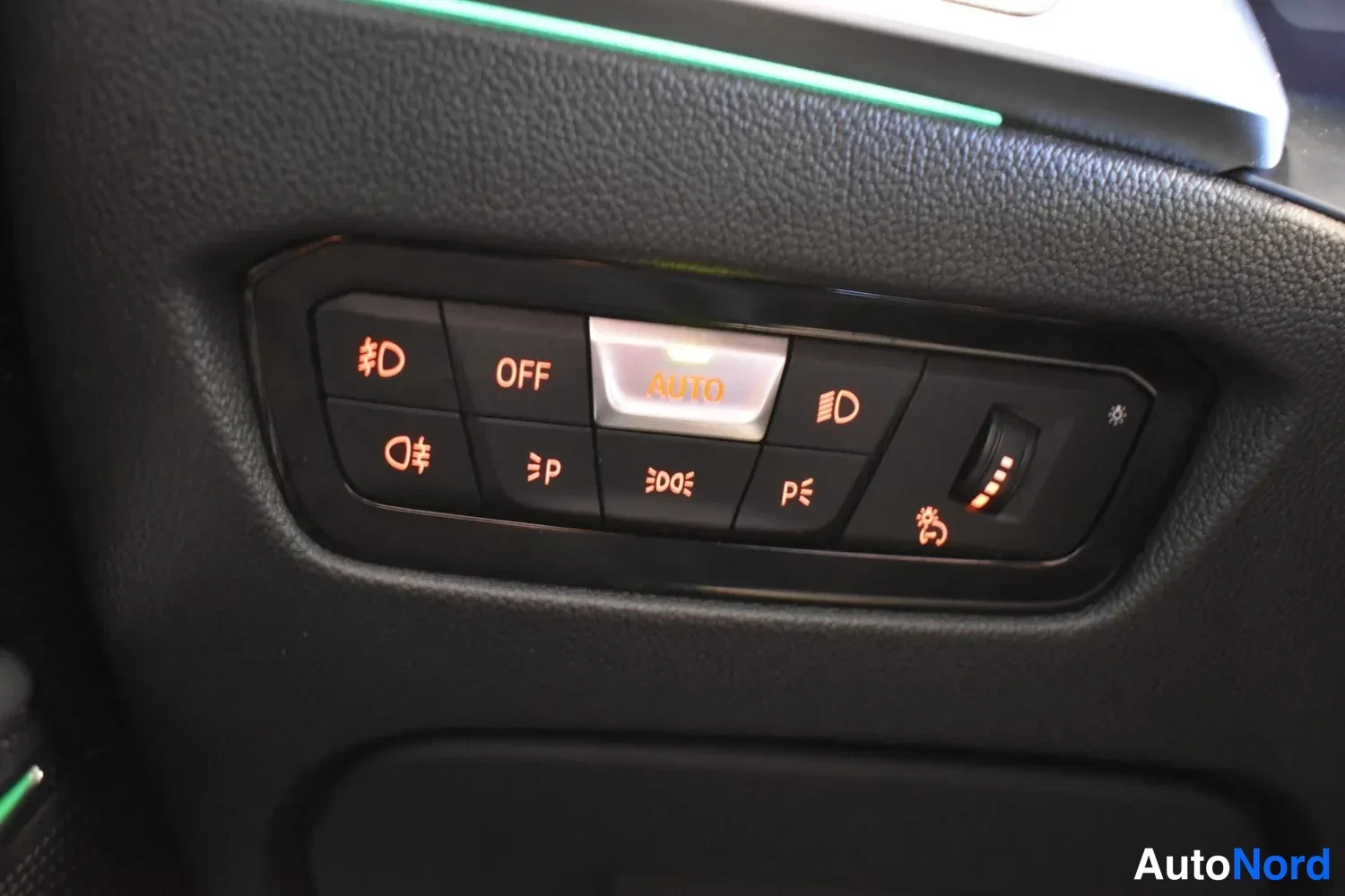 Valkoinen BMW 330e xDrive 2021, ulkokuva 23 – Raisio