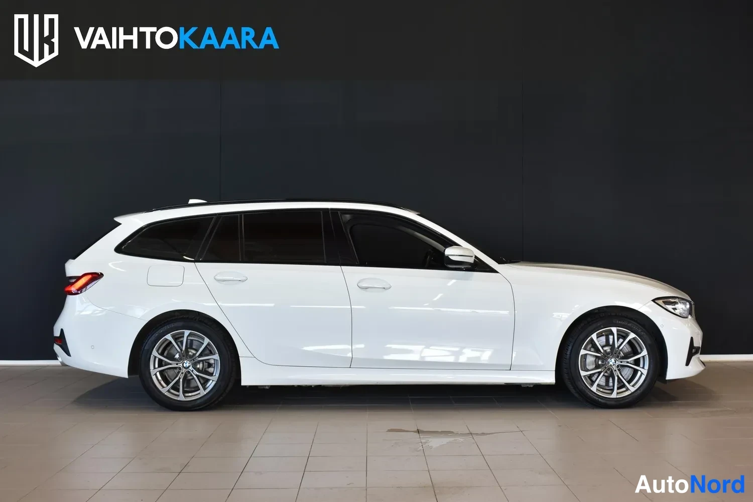 Valkoinen BMW 330e xDrive 2021, ulkokuva 4 – Raisio