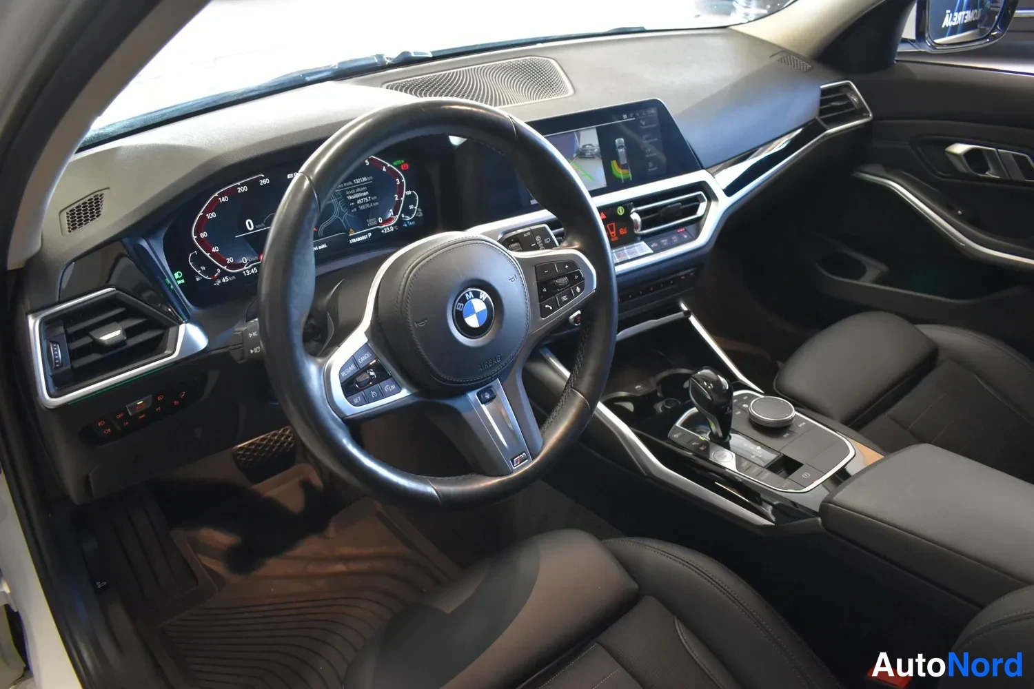 Valkoinen BMW 330e xDrive 2021, ulkokuva 7 – Raisio