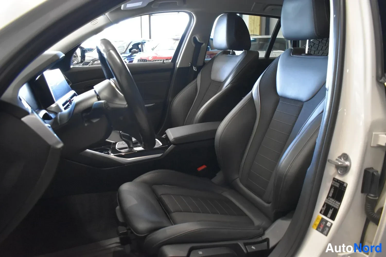 Valkoinen BMW 330e xDrive 2021, ulkokuva 8 – Raisio