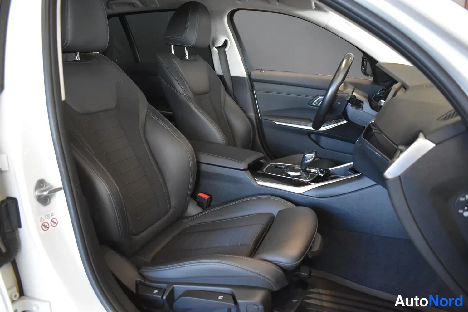 Valkoinen BMW 330e xDrive 2021, ulkokuva 9 – Raisio