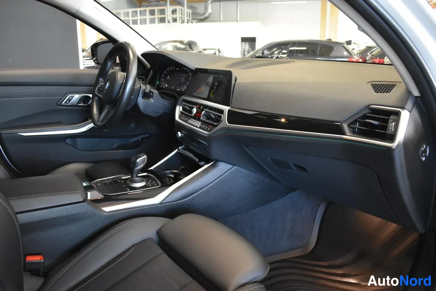 Valkoinen BMW 330e xDrive 2021, ulkokuva 10 – Raisio