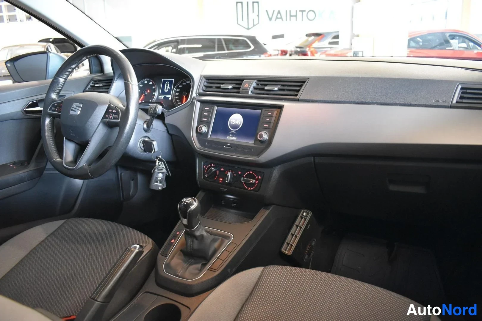Harmaa Seat Ibiza 2018, ohjaamo, kuva 10