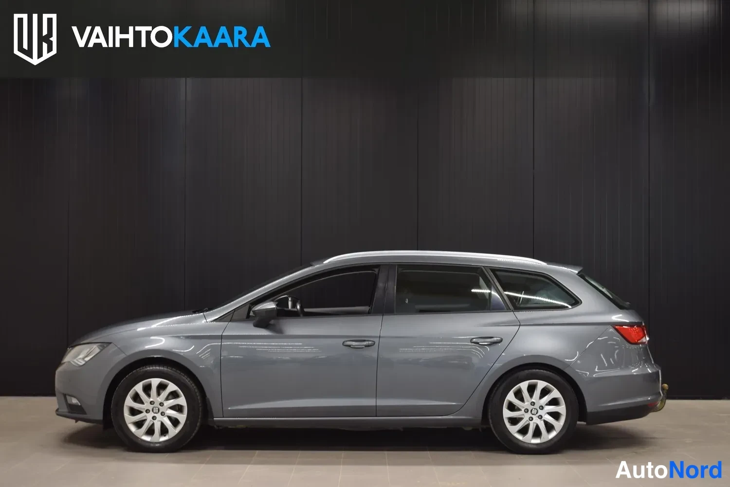 Harmaa Seat Leon ST 2016, ulkokuva 2 – Raisio
