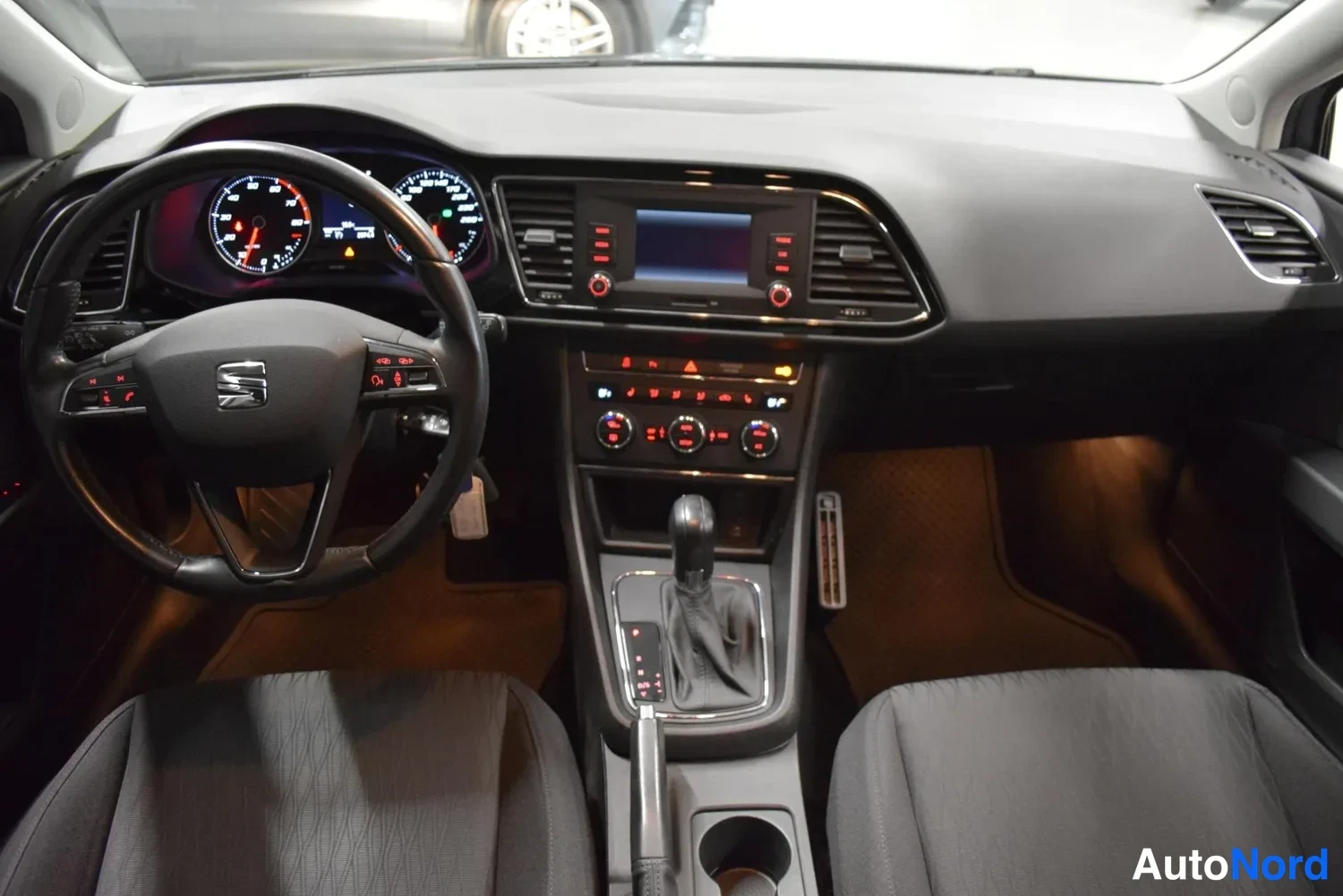 Harmaa Seat Leon ST 2016, ulkokuva 15 – Raisio